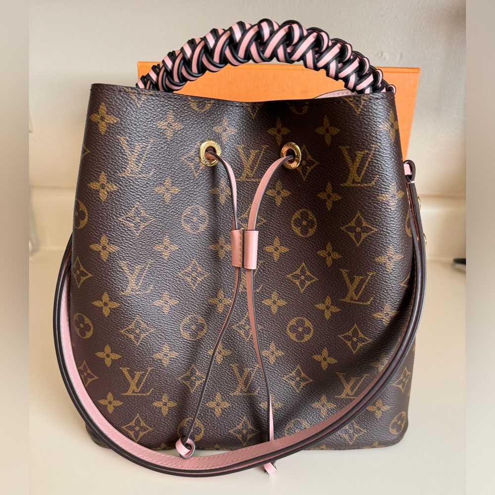 Louis Vuitton NeoNoe MM